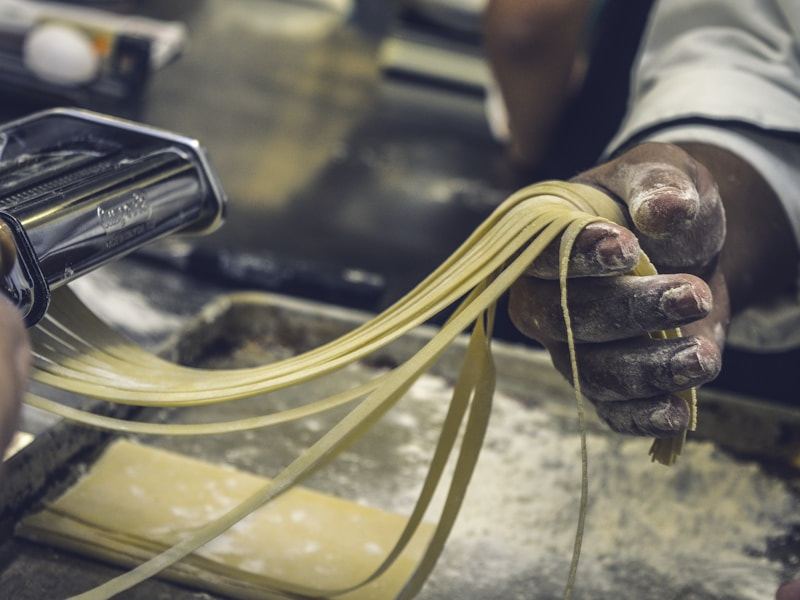 Elaboración de pasta fresca a mano